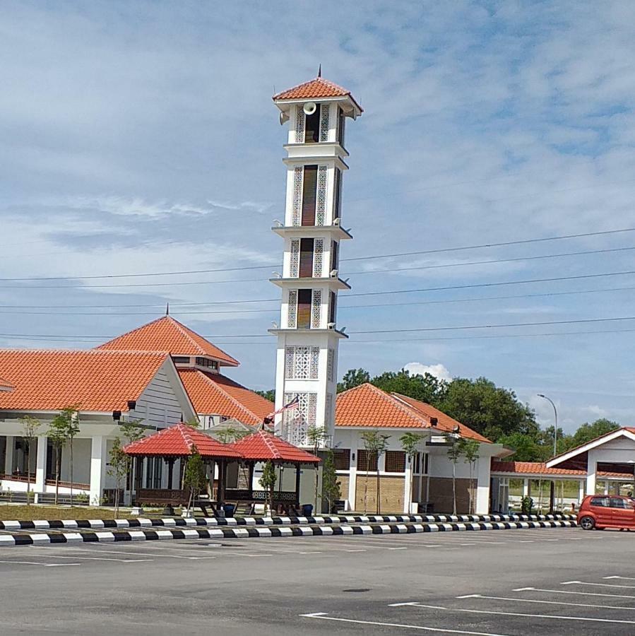 Assalam Homestay Seri Iskandar Exterior photo